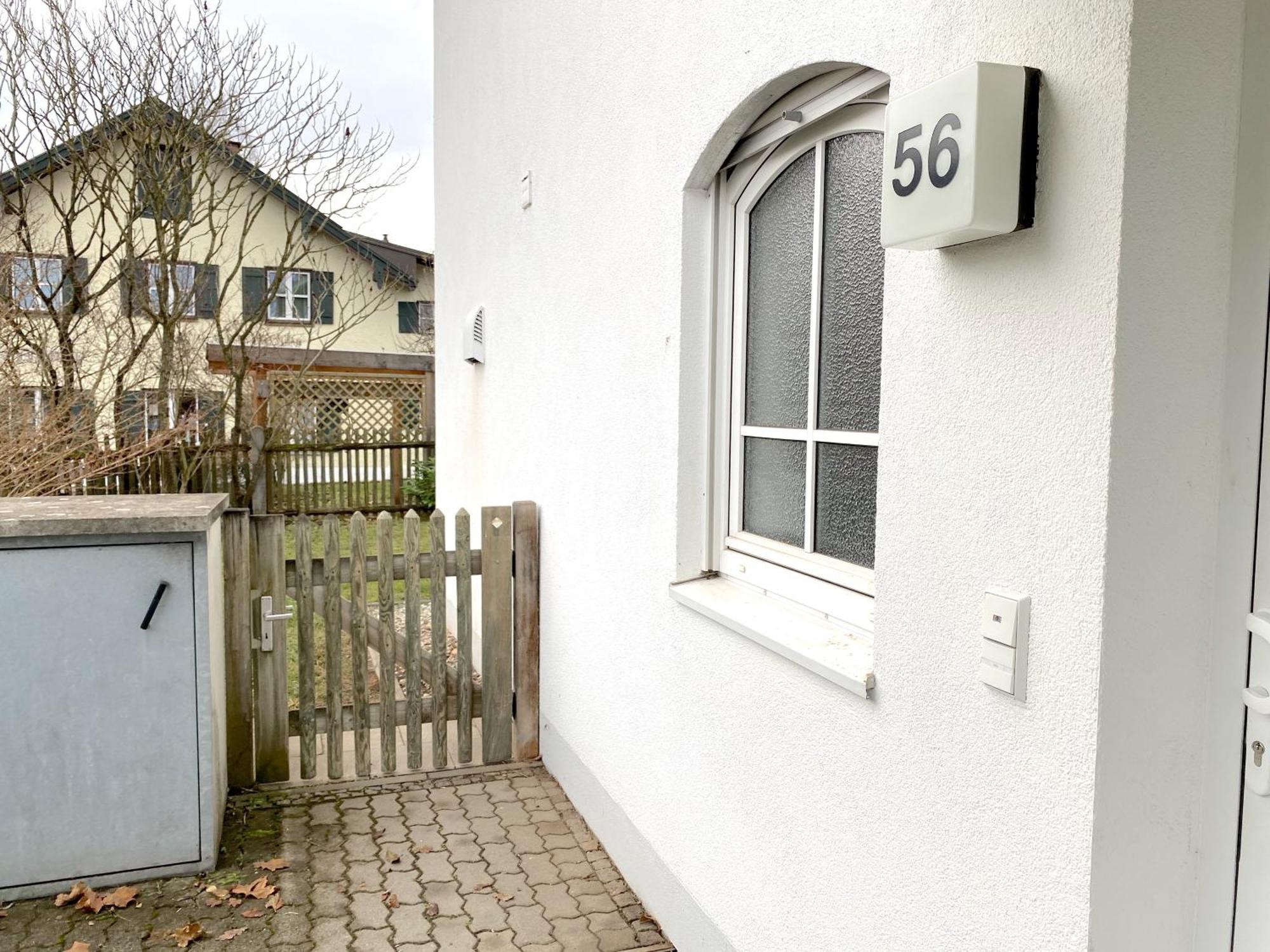 Snug Stays I 3 Zimmer Design Apartment Am See Mit Garten I Home Office I Highspeed Wifi Weßling Eksteriør bilde